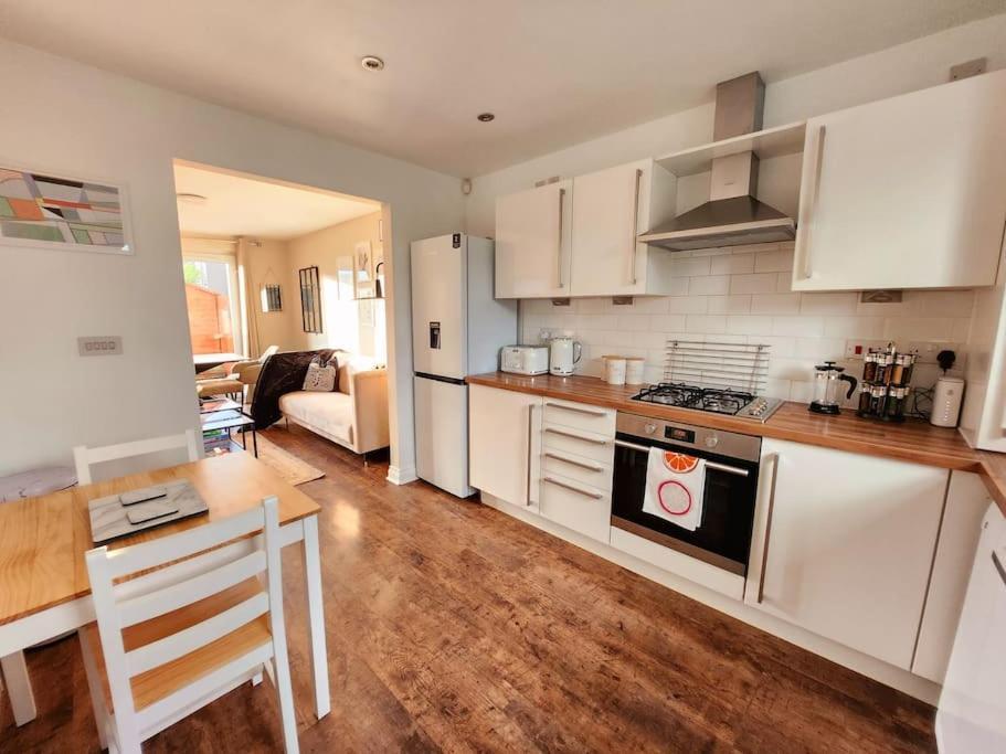 Modern 5 Bedroom Townhouse With Free Parking Glasgow Luaran gambar
