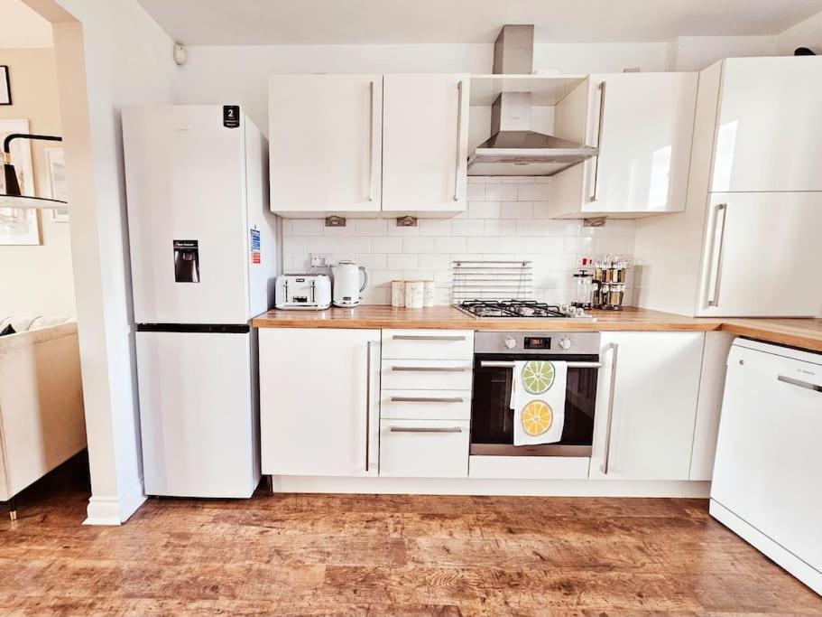 Modern 5 Bedroom Townhouse With Free Parking Glasgow Luaran gambar