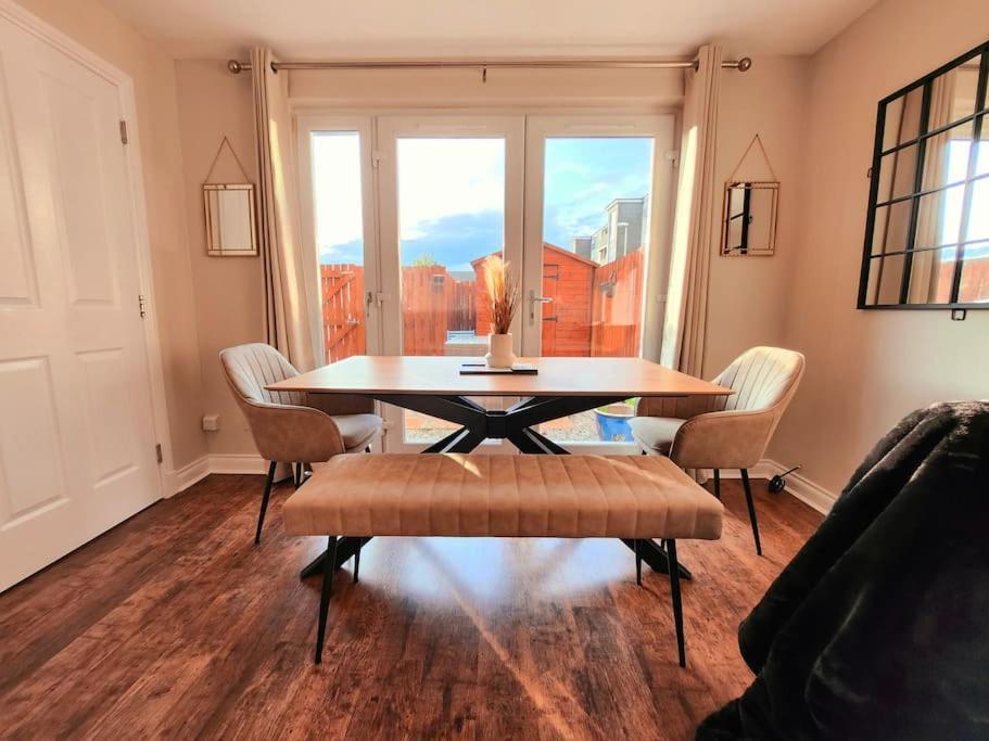Modern 5 Bedroom Townhouse With Free Parking Glasgow Luaran gambar