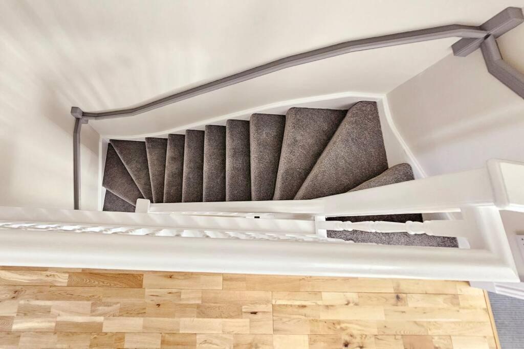 Modern 5 Bedroom Townhouse With Free Parking Glasgow Luaran gambar