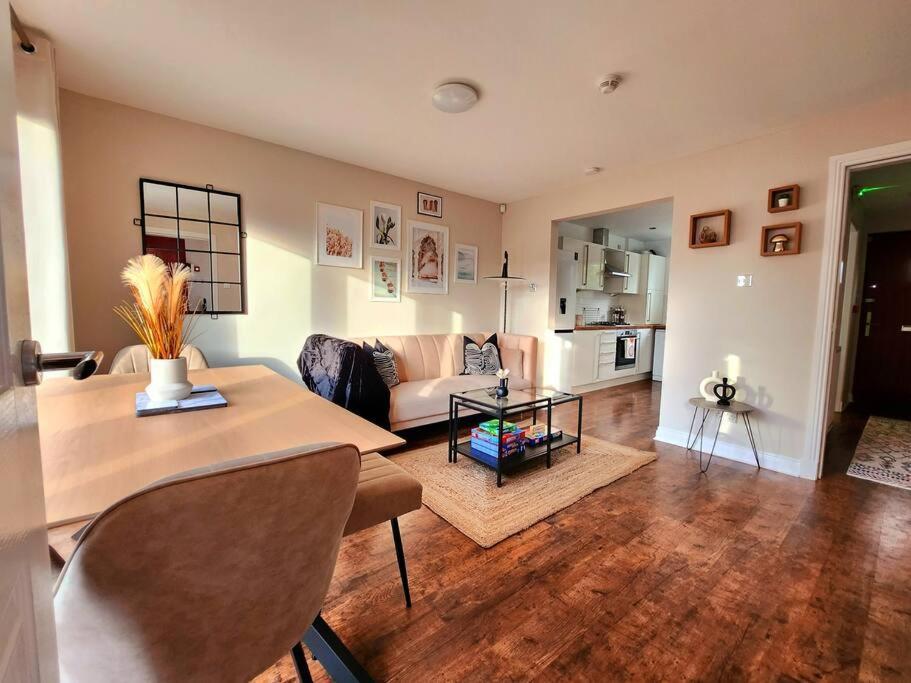 Modern 5 Bedroom Townhouse With Free Parking Glasgow Luaran gambar