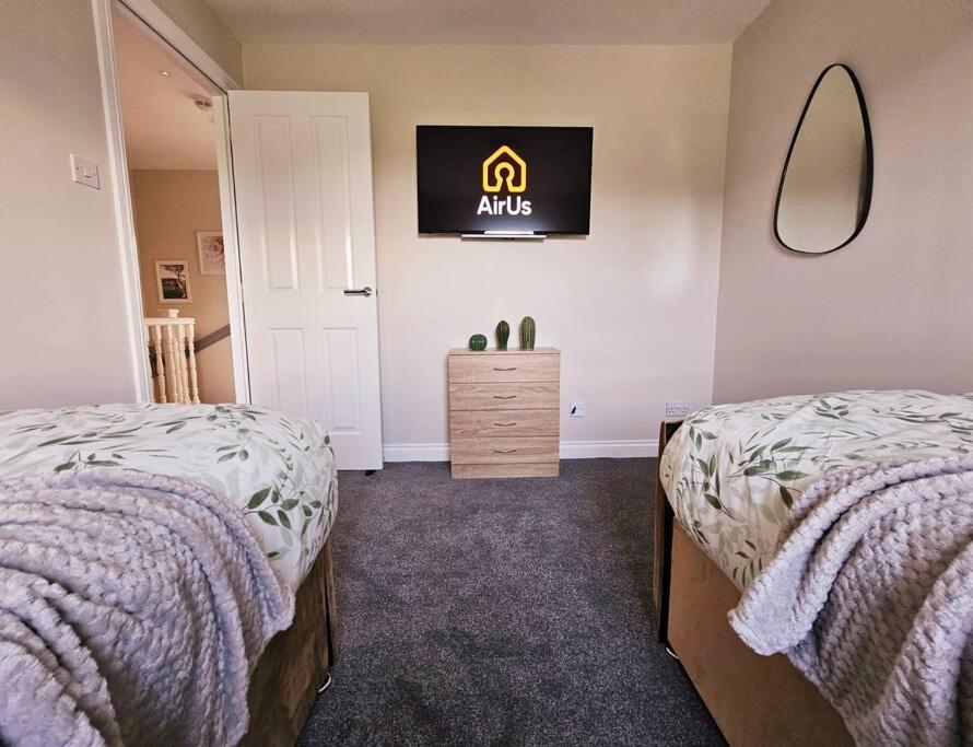 Modern 5 Bedroom Townhouse With Free Parking Glasgow Luaran gambar