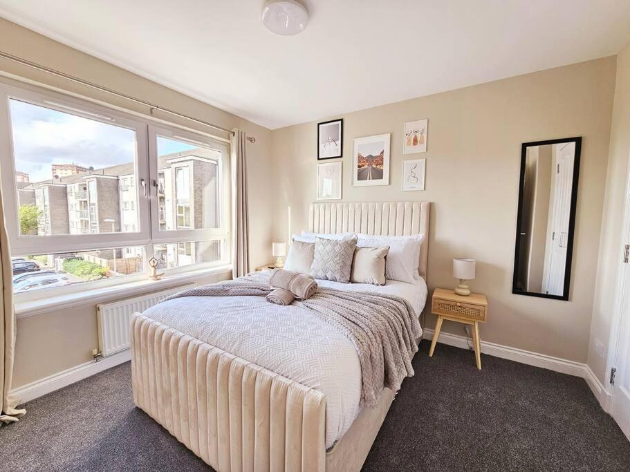 Modern 5 Bedroom Townhouse With Free Parking Glasgow Luaran gambar