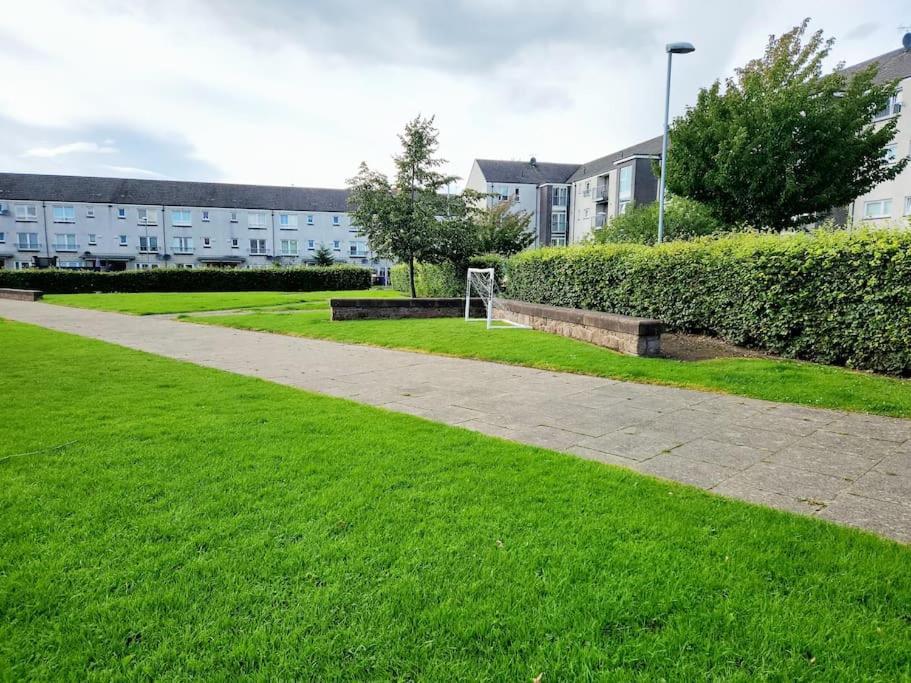 Modern 5 Bedroom Townhouse With Free Parking Glasgow Luaran gambar