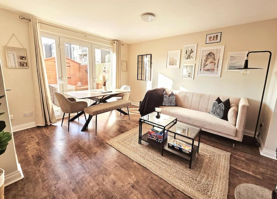 Modern 5 Bedroom Townhouse With Free Parking Glasgow Luaran gambar