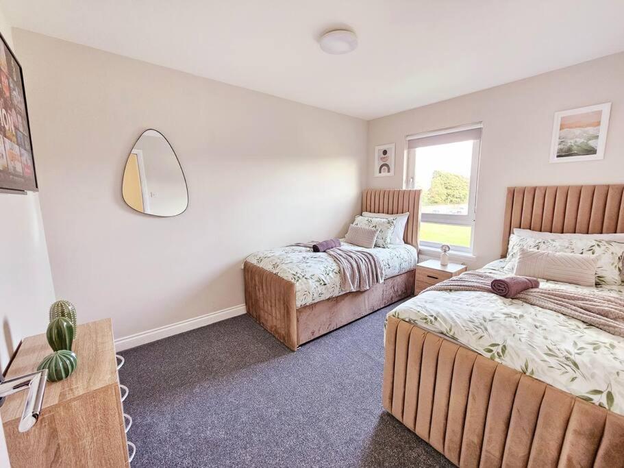 Modern 5 Bedroom Townhouse With Free Parking Glasgow Luaran gambar