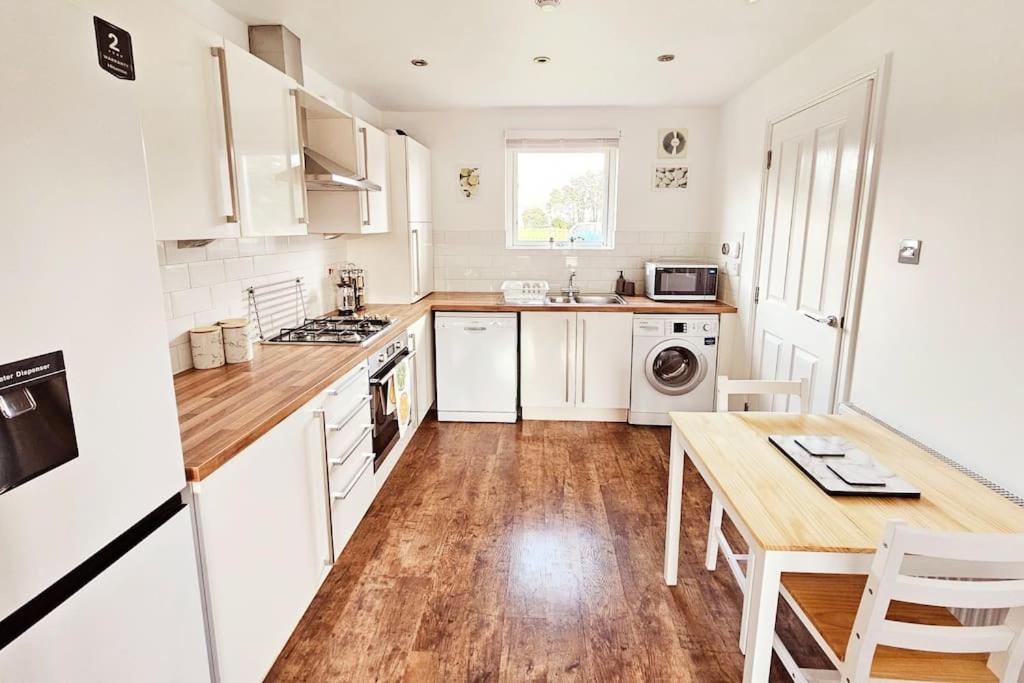 Modern 5 Bedroom Townhouse With Free Parking Glasgow Luaran gambar