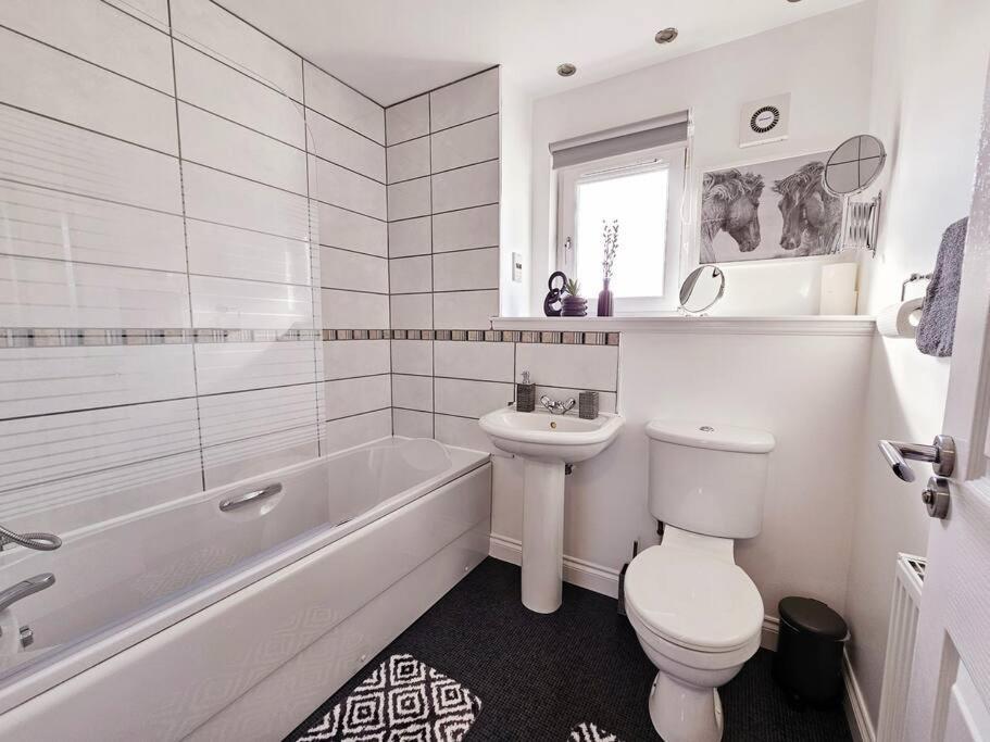 Modern 5 Bedroom Townhouse With Free Parking Glasgow Luaran gambar