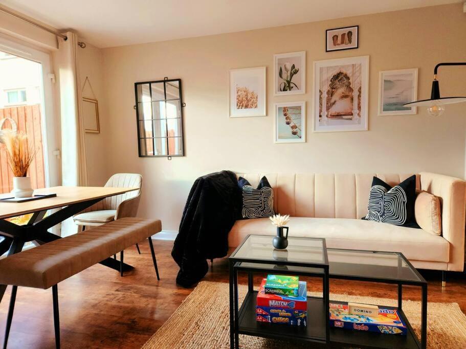 Modern 5 Bedroom Townhouse With Free Parking Glasgow Luaran gambar