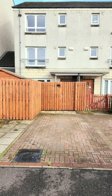 Modern 5 Bedroom Townhouse With Free Parking Glasgow Luaran gambar