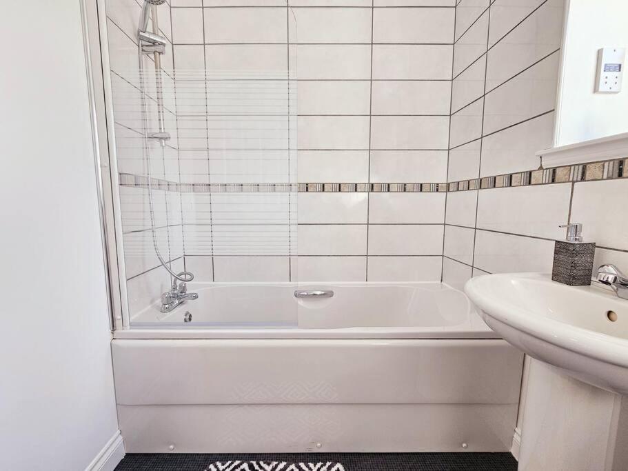 Modern 5 Bedroom Townhouse With Free Parking Glasgow Luaran gambar