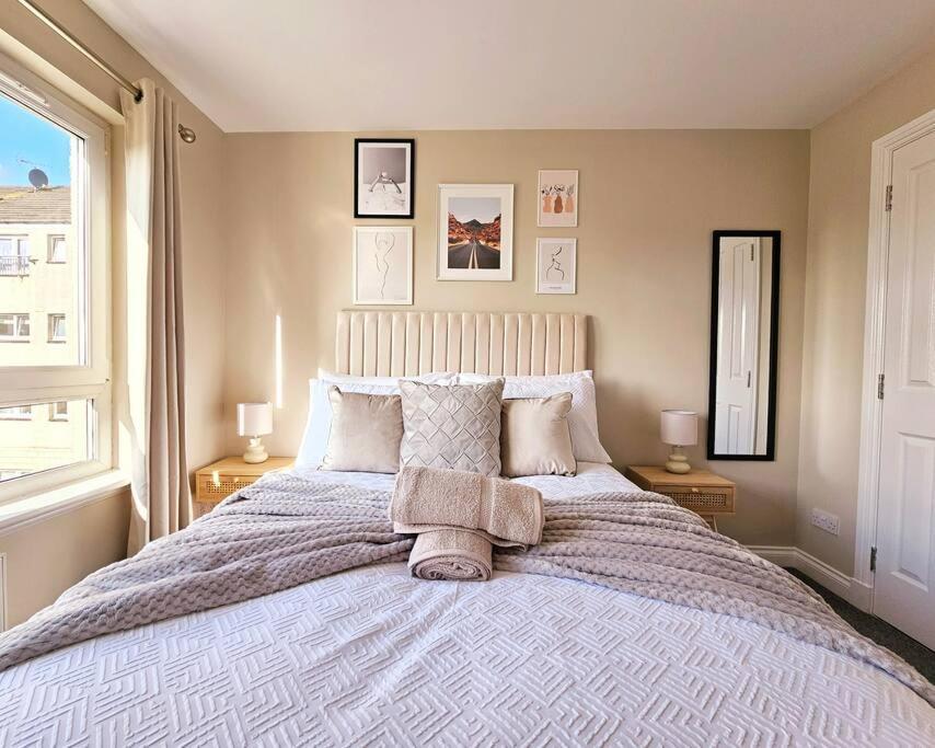 Modern 5 Bedroom Townhouse With Free Parking Glasgow Luaran gambar
